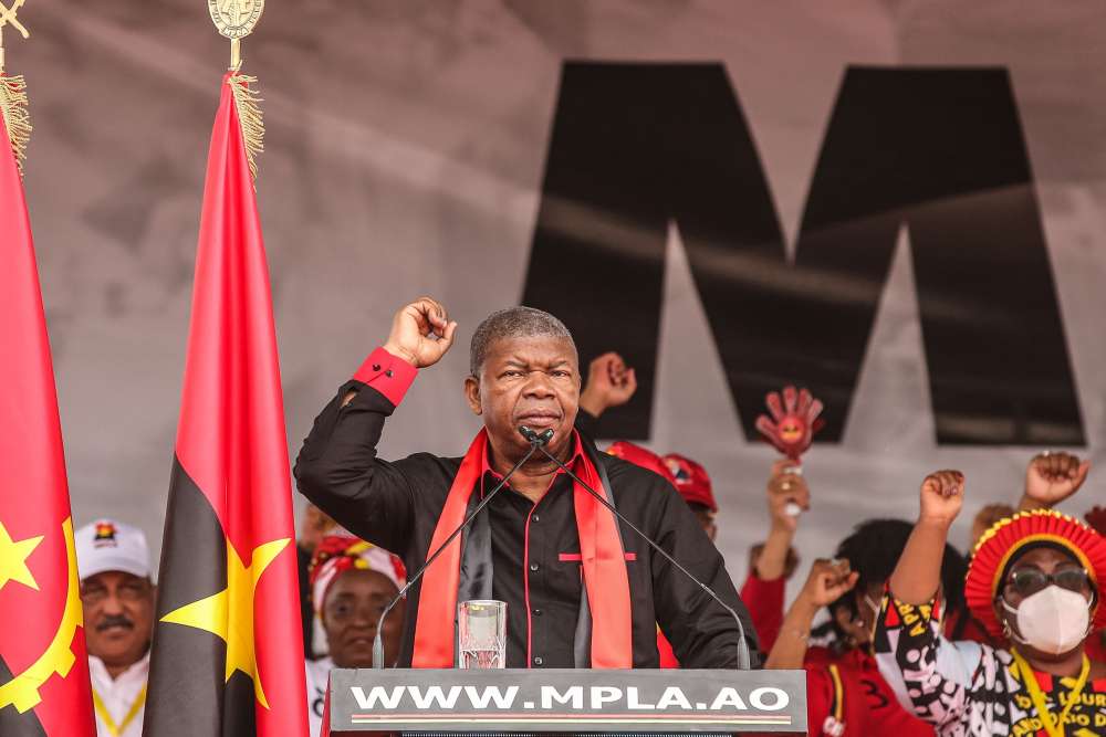 Hensing 2022 Democracy in Angola